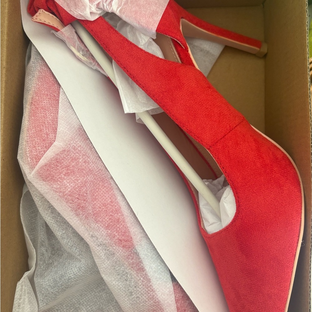 Elegant Red Womens heels size 8.5